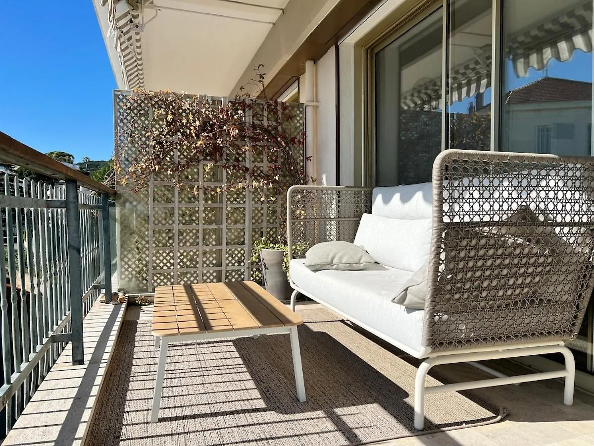 Cannes Blue Riviera Luxe 0*,  France