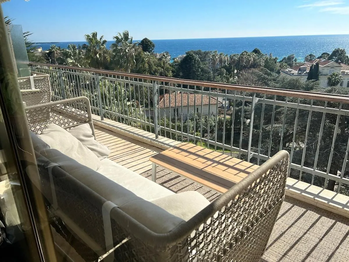 Cannes Blue Riviera Luxe